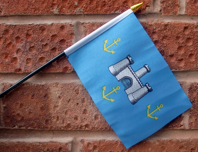 ISLE OF WIGHT CASTLES SMALL HAND WAVING FLAG 6"X4" flags