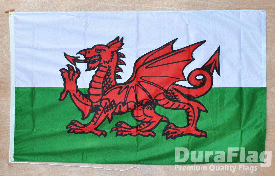 Wales Courtesy DuraFlag Rope and Toggled (20in x 12in)